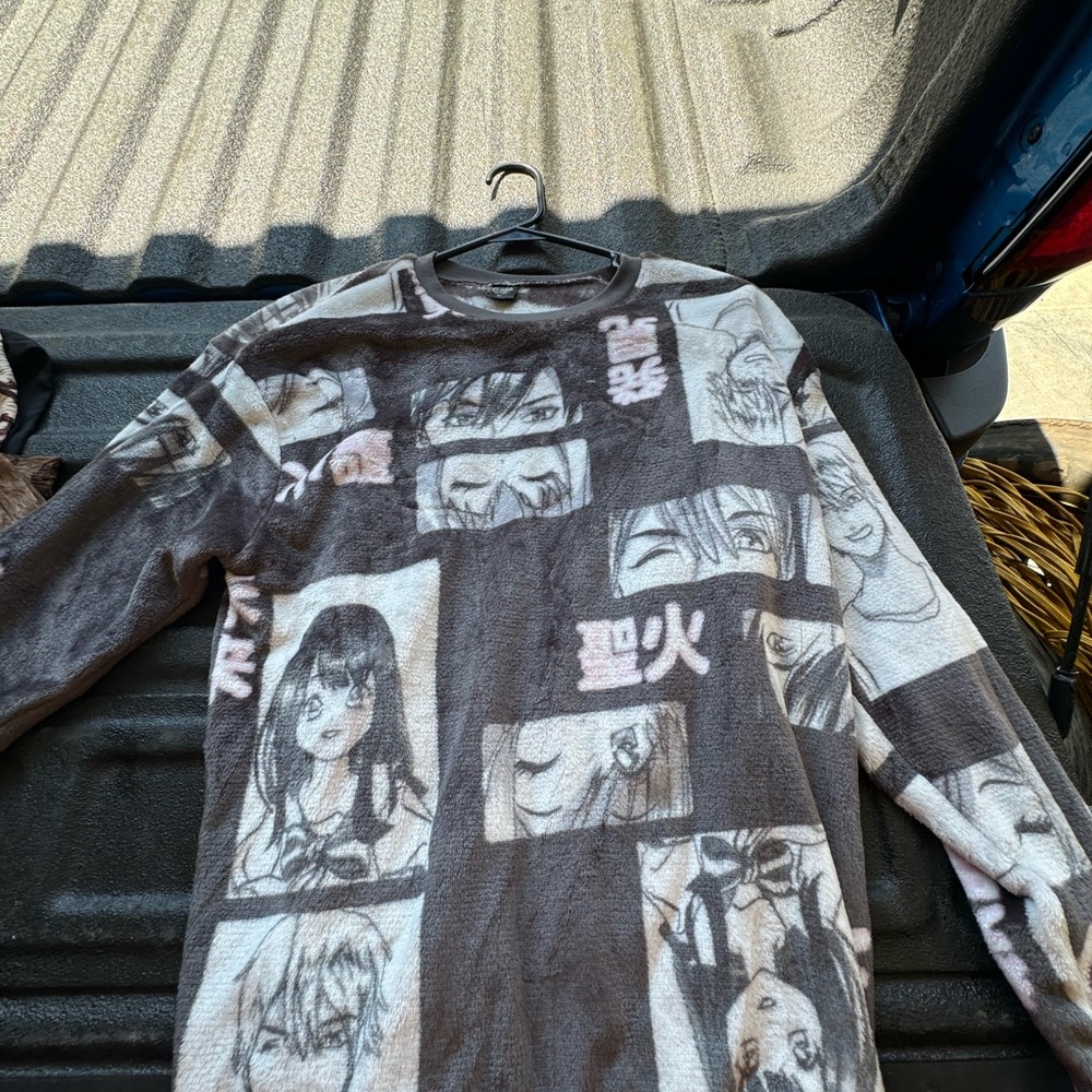 Code crush sweatshirt, medium oriental design